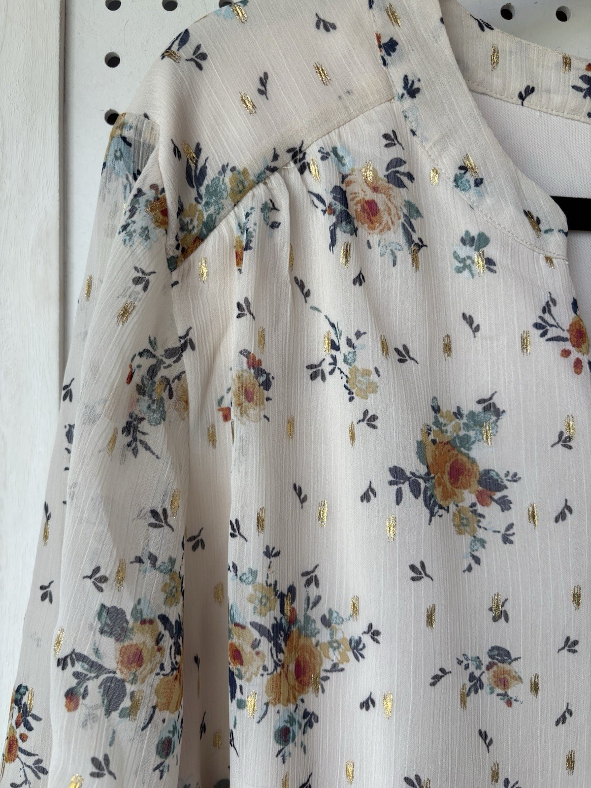 Sara Michelle Women’s 2X Blouse Ivory Blue Floral Gold Tone Buttons Fall Autumn