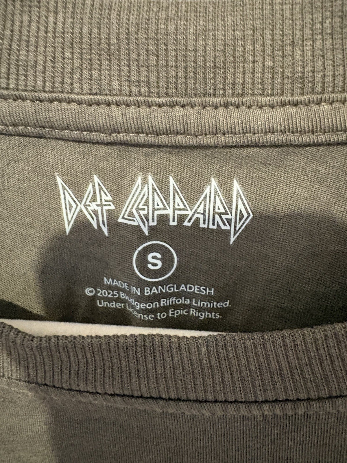 Def Leppard Gray Graphic Print Logo Crew Neck Short Sleeve T-Shirt Size S
