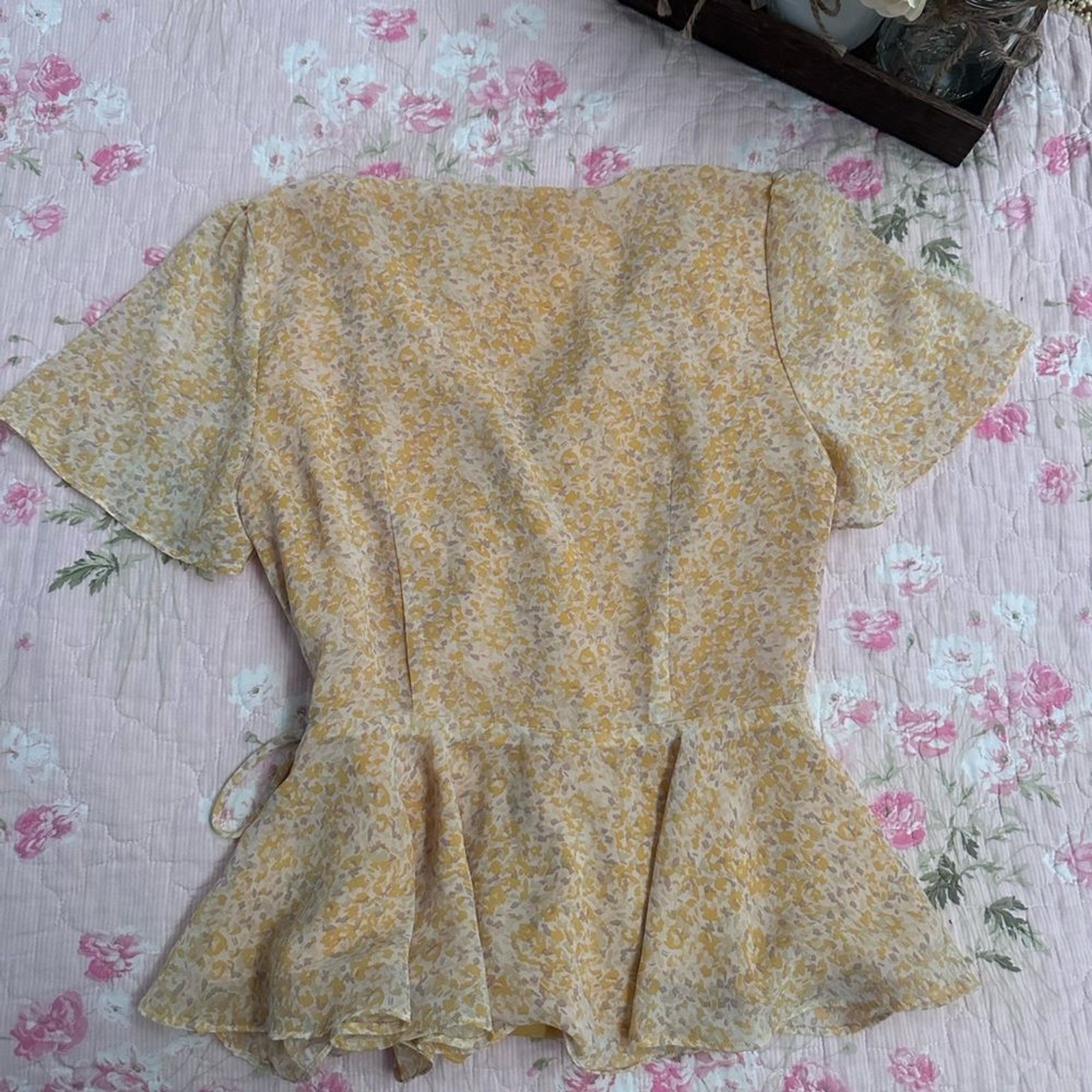 Skies Are Blue Floral Wrap Top Ruffle neckline Peplum Blouse Y2K Babydoll XS