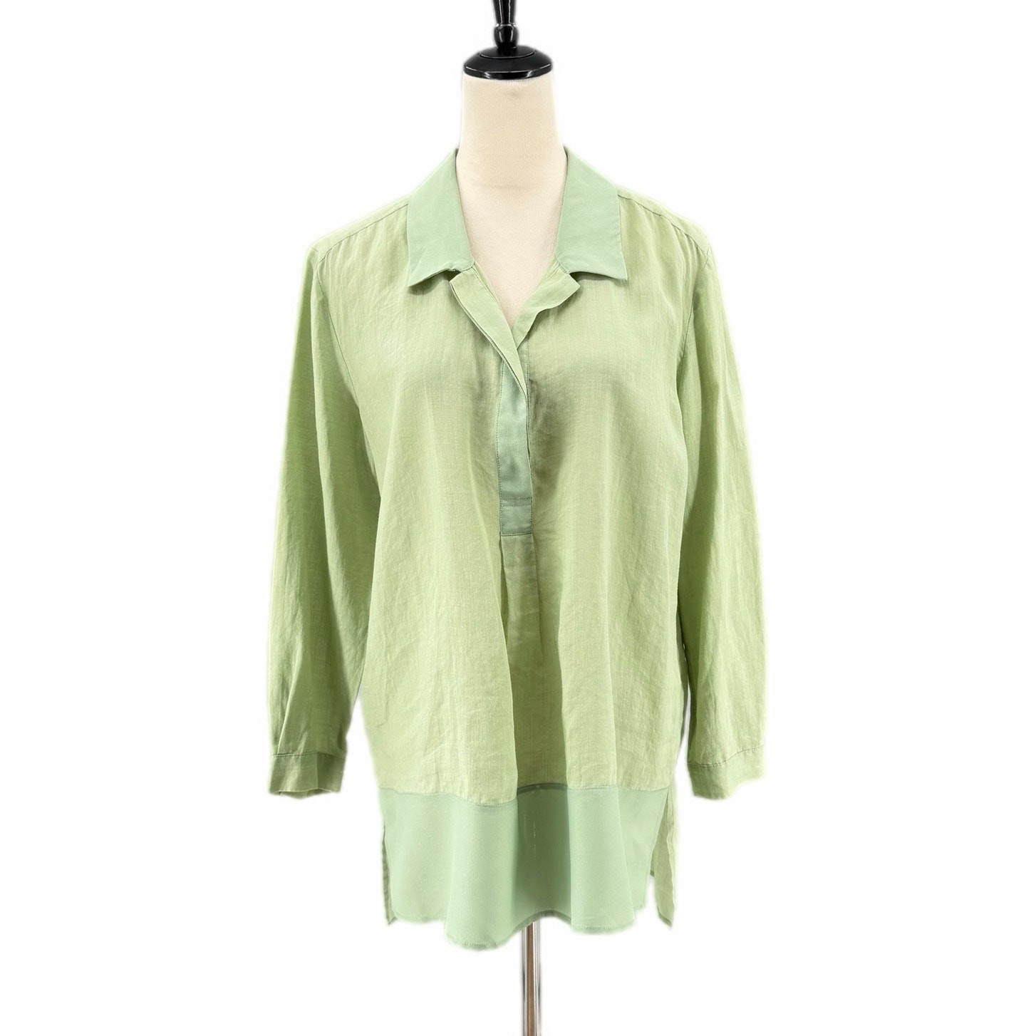 Nic + Zoe M Sage Green Lightweight V-neck Button Half Collared Slit Tunic Top