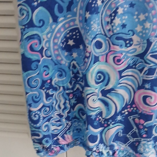Lilly Pulitzer Women’s M Blue/Pink/White Abstract Octopus Henley V-Neck Top