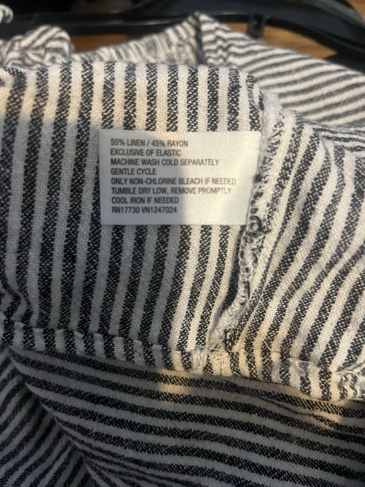 Black And White Stripped Cropped Ruffle Overlay Top, XL