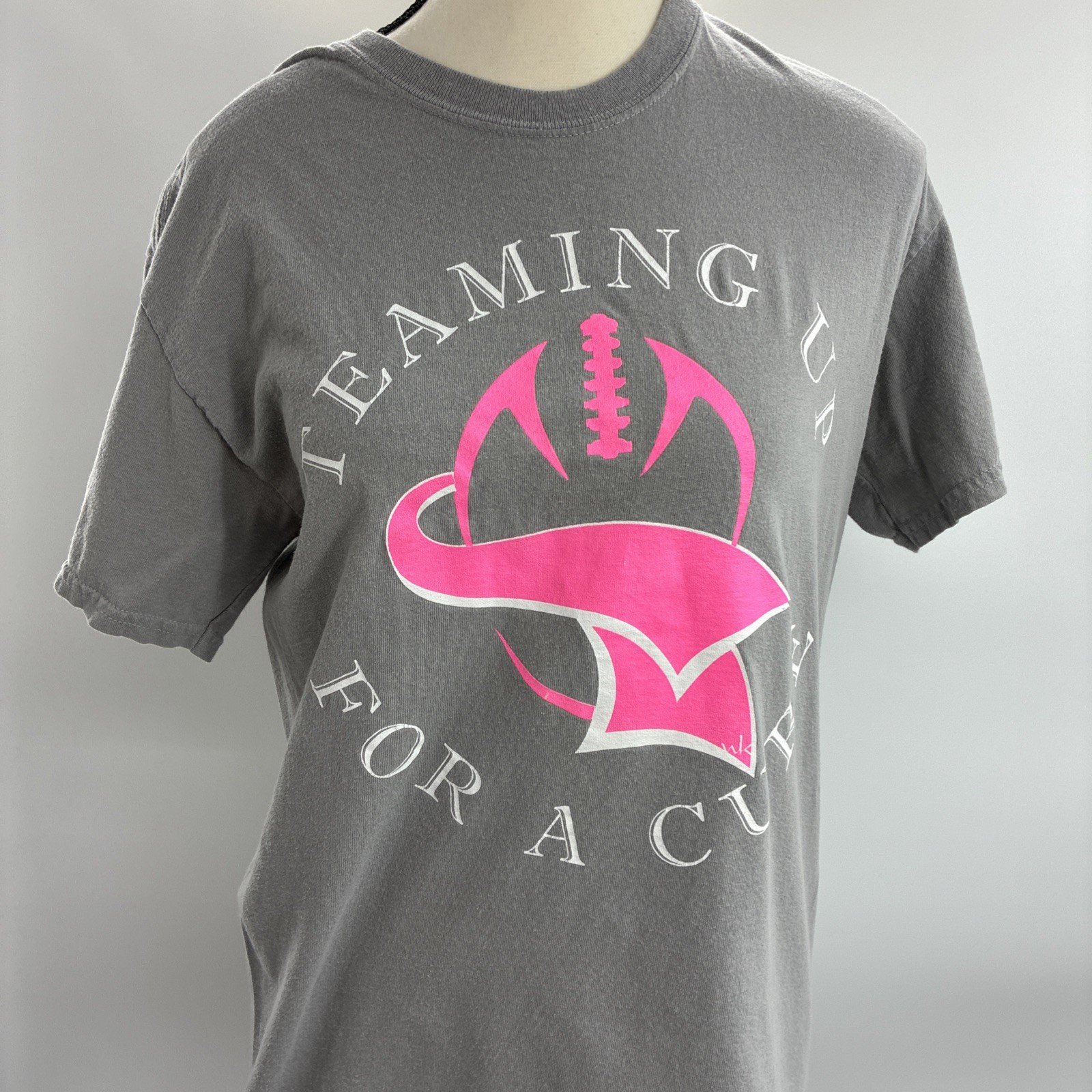 Gildan Womens Graphic T Shirt Breast Cancer Cure Pink Ribbon Football M