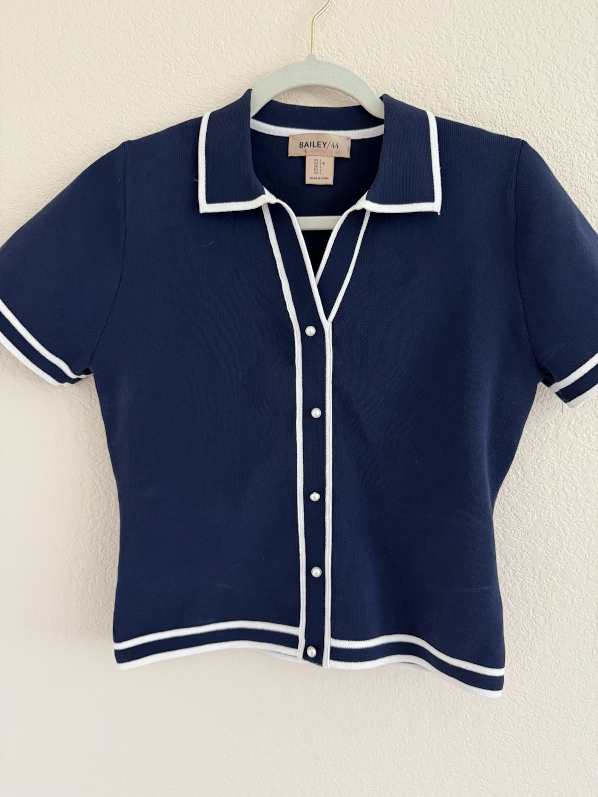 Bailey/44 Women’s Navy Solid Collared Button Front Knit Top White Trim L