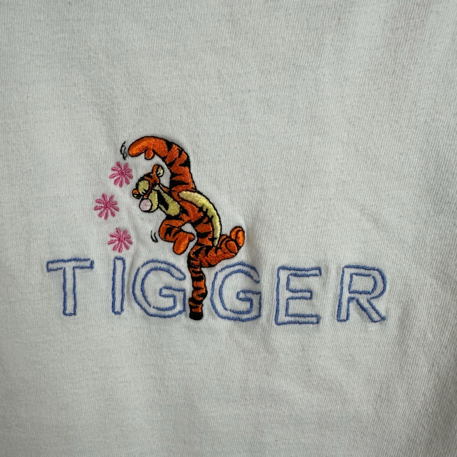 Disney Shirt Womens Medium White Tank Top Tigger Flowers Floral Winnie the Pooh