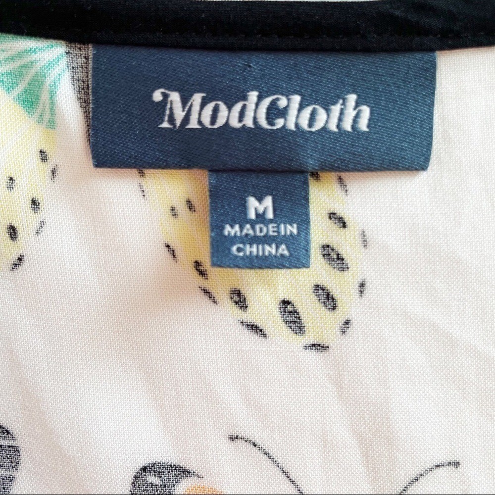 Mod Cloth Sleeveless Butterfly Novelty V Neck Lightweight Shirt Tank Size Medium