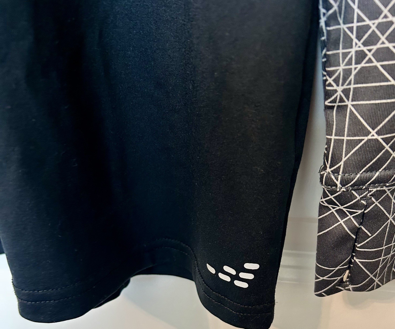 Pullover XL Reflective Long Sleeve thumb hole Running Top 1/4 Zip Shirt/Jacket