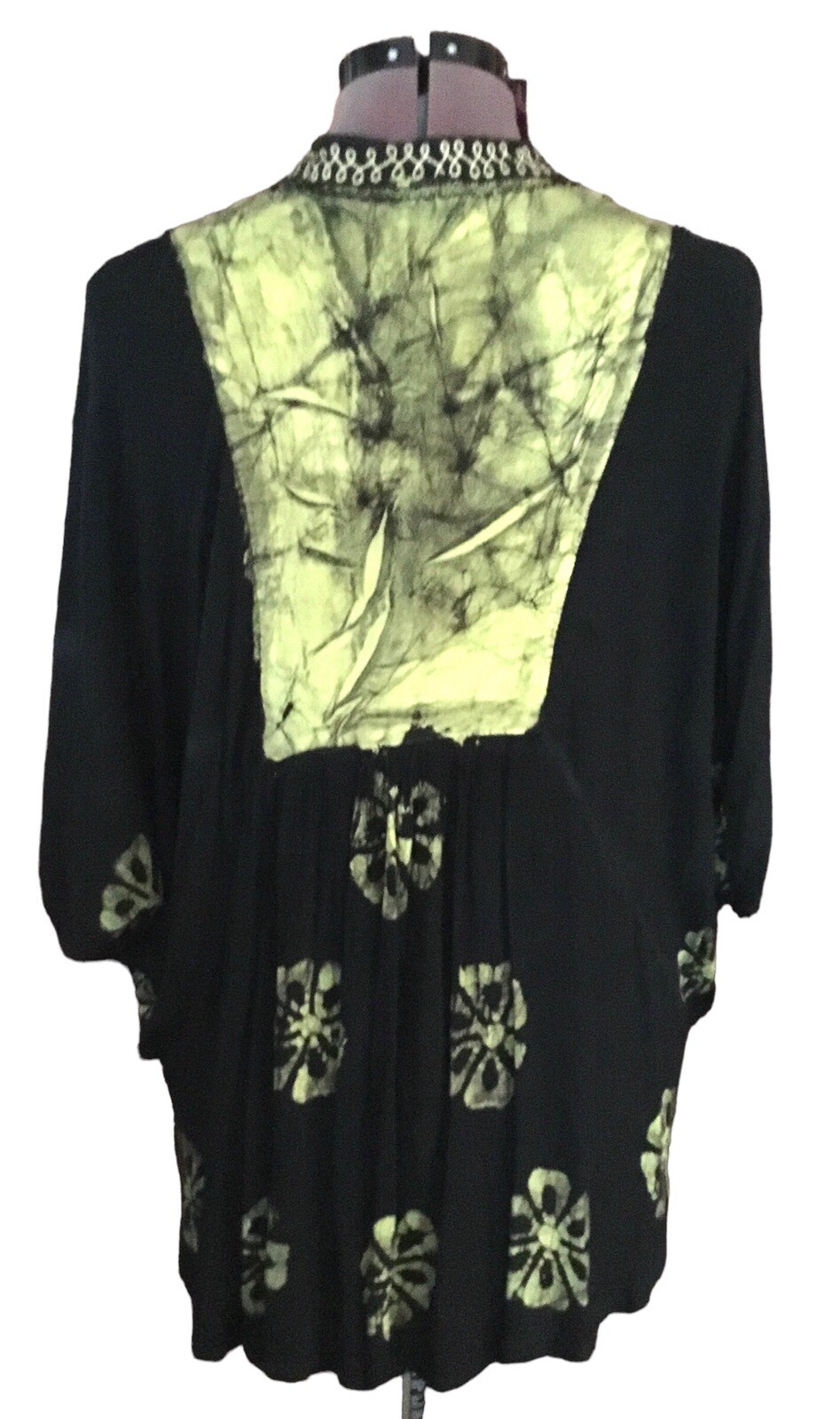 LSI Womens NWT Boho Top Shirt Black Green Embroidered One Size Poncho Seller