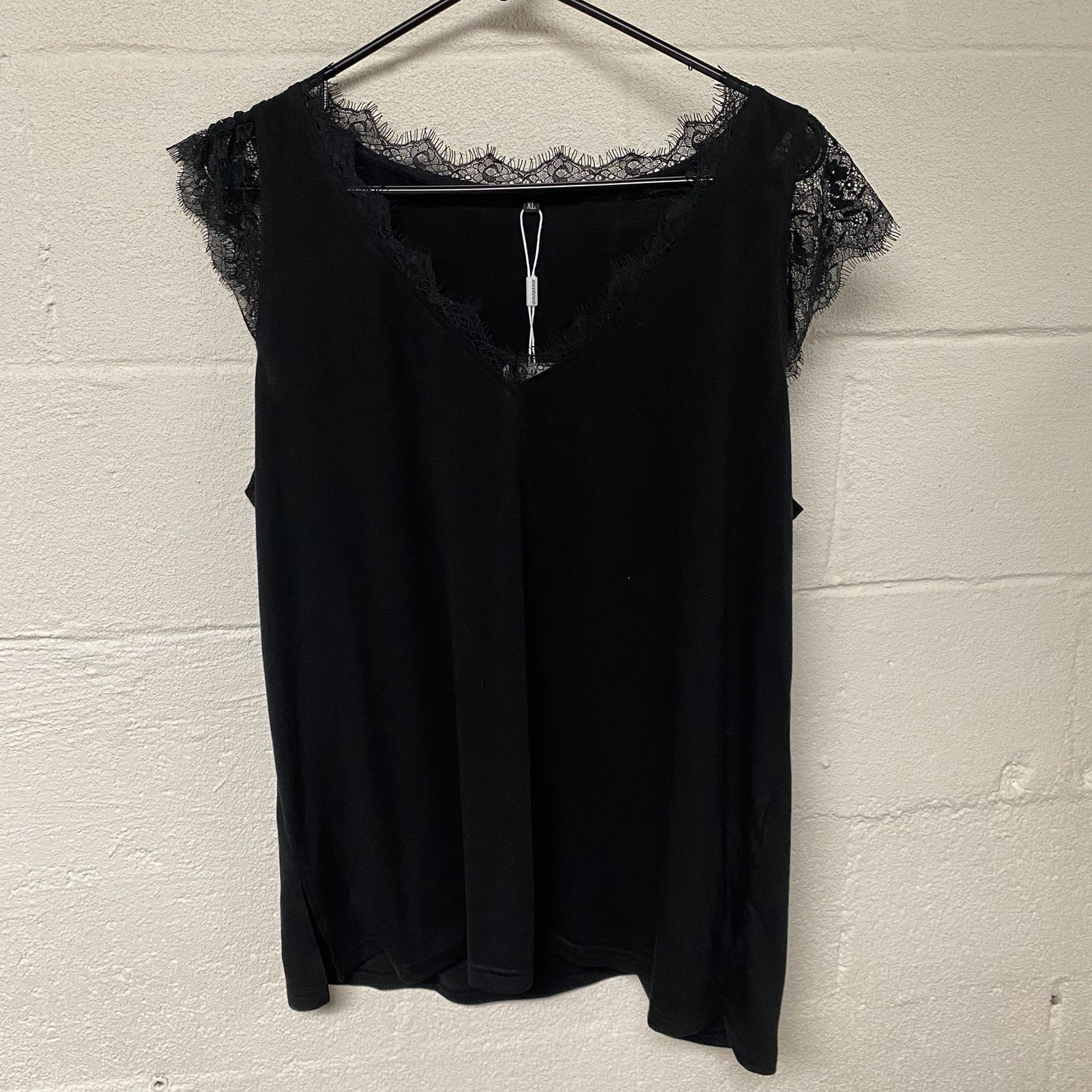 NWT Xieerduo Fashion Women’s Elegant Black Lace Trim Top Size XL