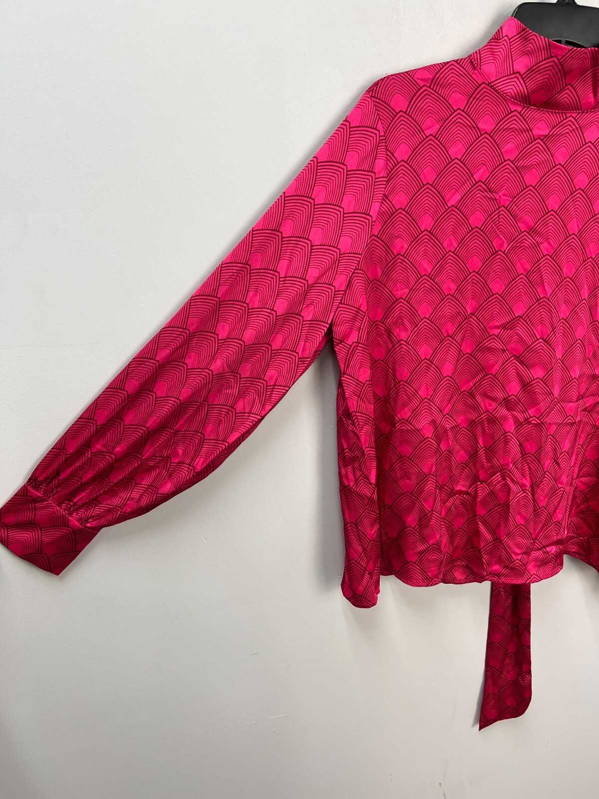 Worthington Pink Geometric Pattern Mock Neck Blouse w/ Neck Tie Sz Large