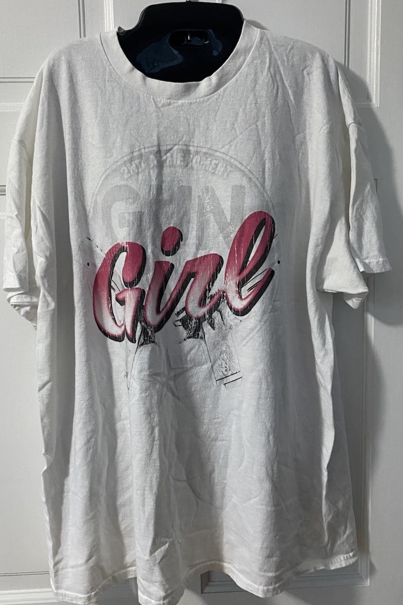 Cute Gun Girl 2nd Amendment Womens Graphic Crewneck T Shirt Tee Size XL Brisco