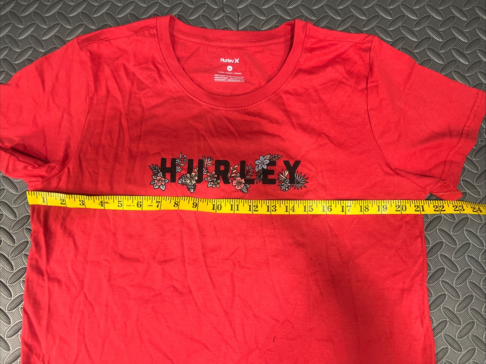 Hurley Flowers Short Sleeve Women’s Red T-shirt – XL