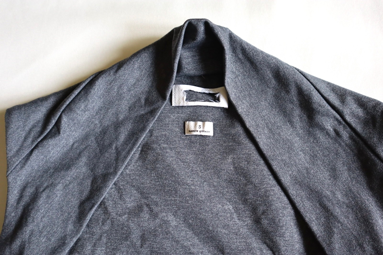 Aritzia Women`s $58 Contour Flourish Top in Heather Charcoal size XS