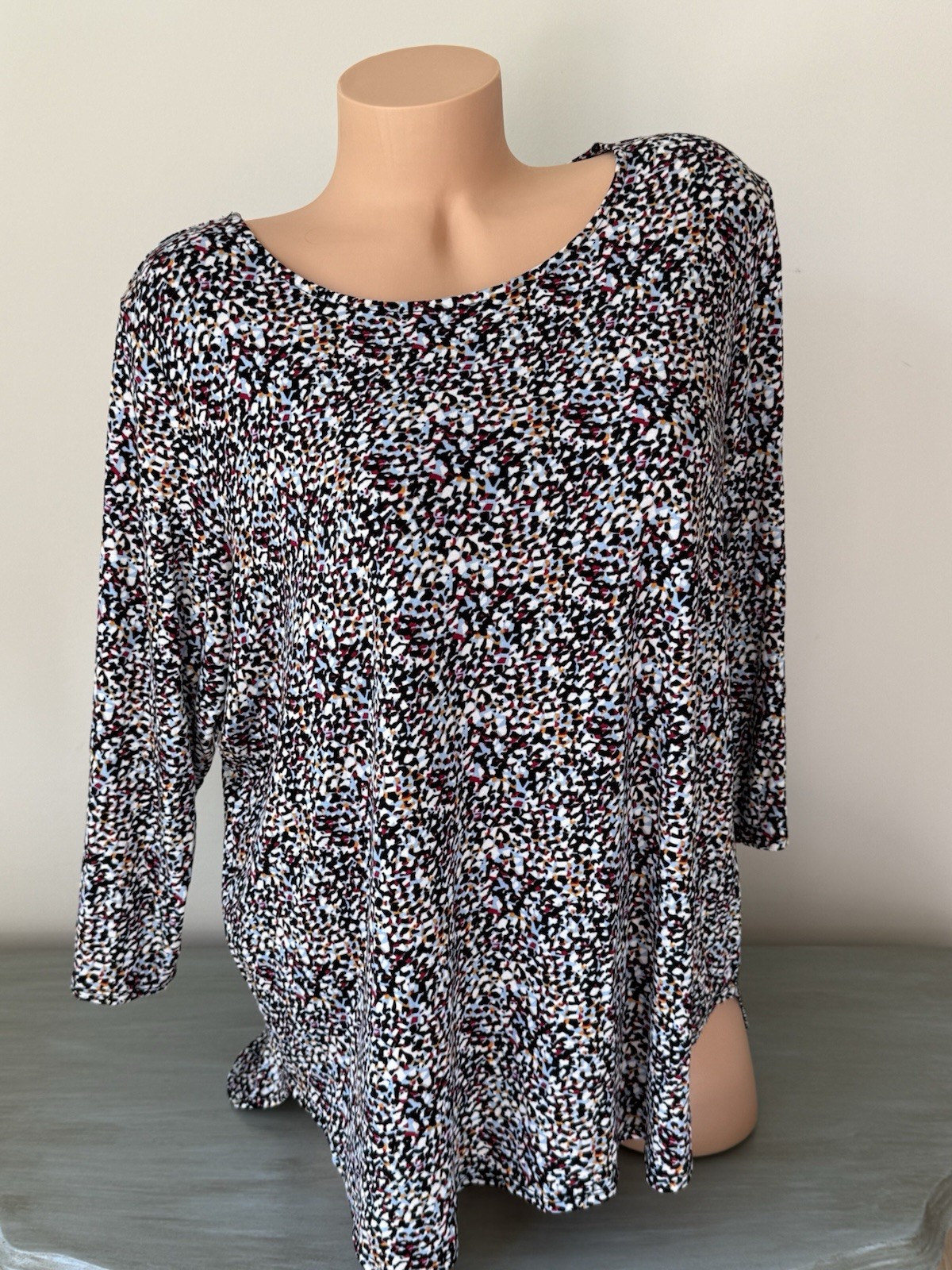 Premise Top 1X Speckle Print 3/4 Sleeve Black Maroon Blue White Gold Fall Knit