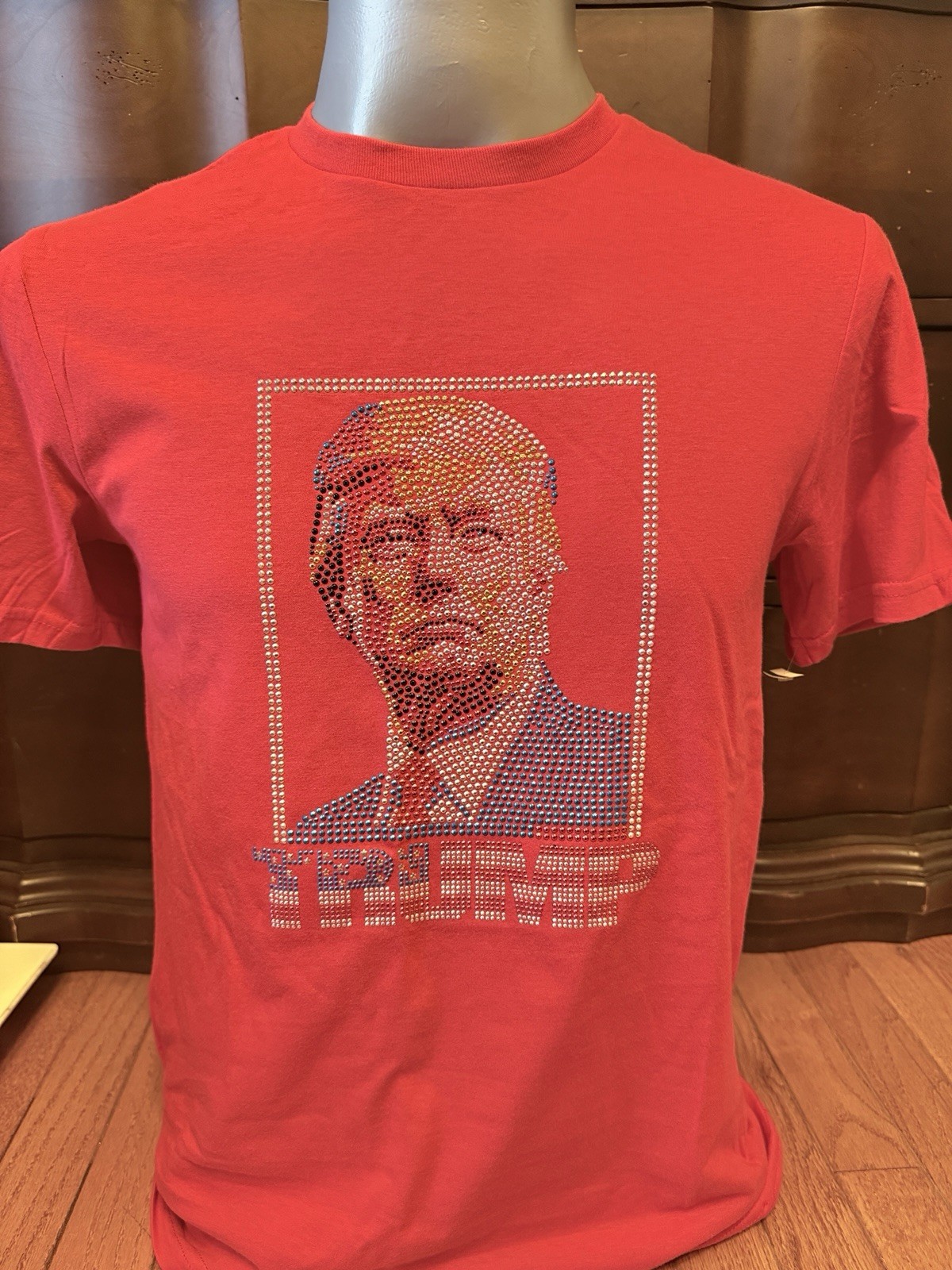 NEW Donald Trump President Women T-shirt szS Red Glitter