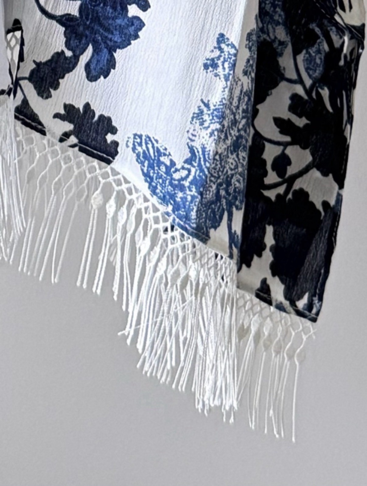 Chicos Moonflower Vines Burnout Ruana Kimono Size S M Blue White NWT 570364187