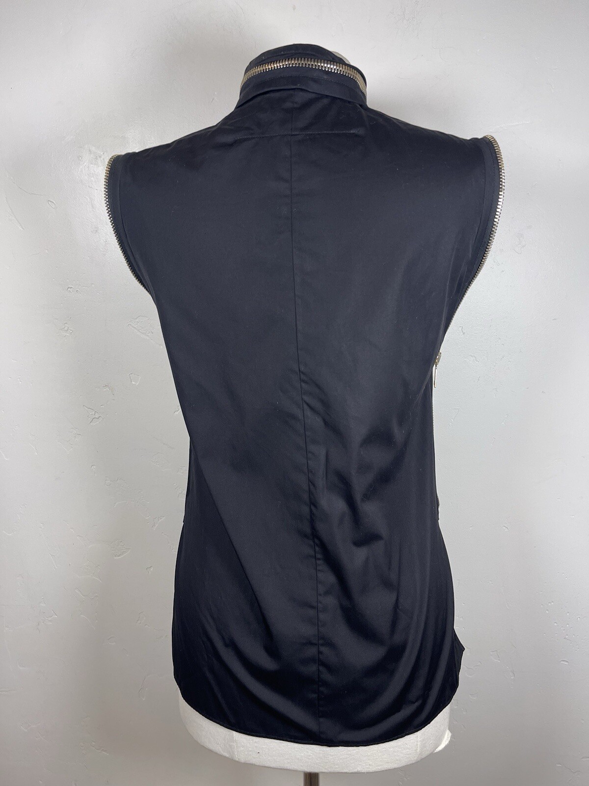 Authenticated Givenchy Black W Gold Zipper Vest Top Size 38 Small Medium