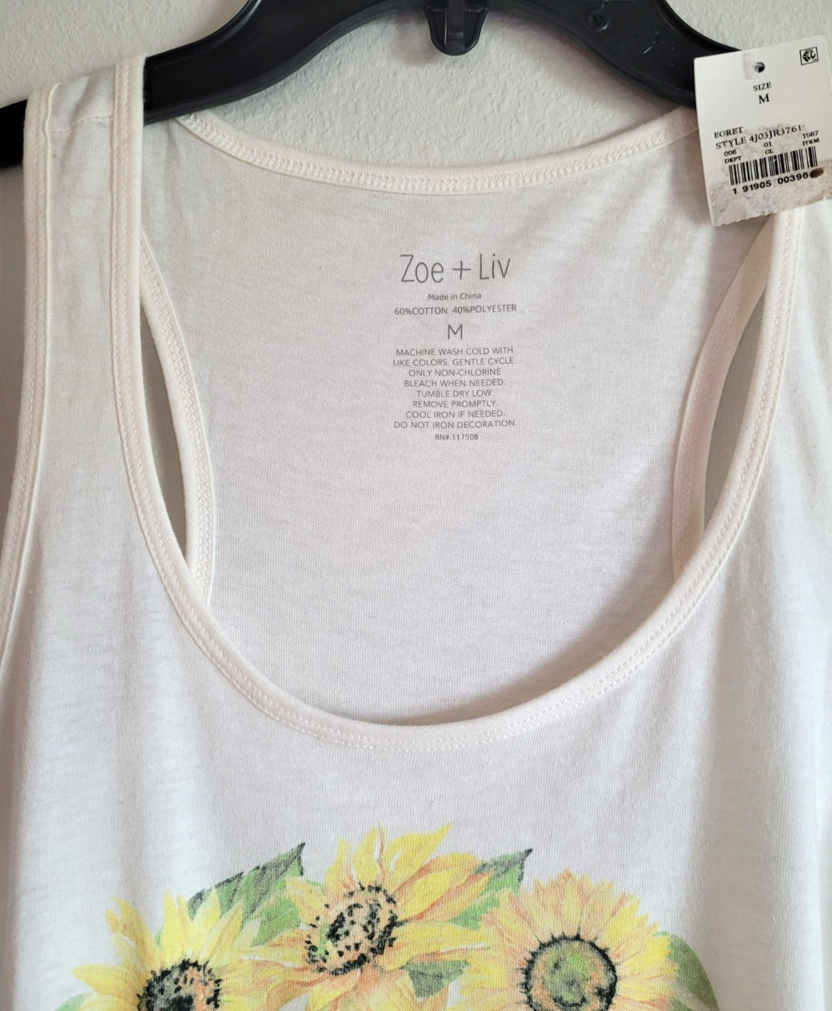 Zoe + Liv Women’s Sunflower Peace Sign Tank Top Size Medium