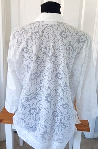 Sag Harbor Women’s Top Large White 3/4 Sleeve Button Up Blouse Semi-Sheer Floral