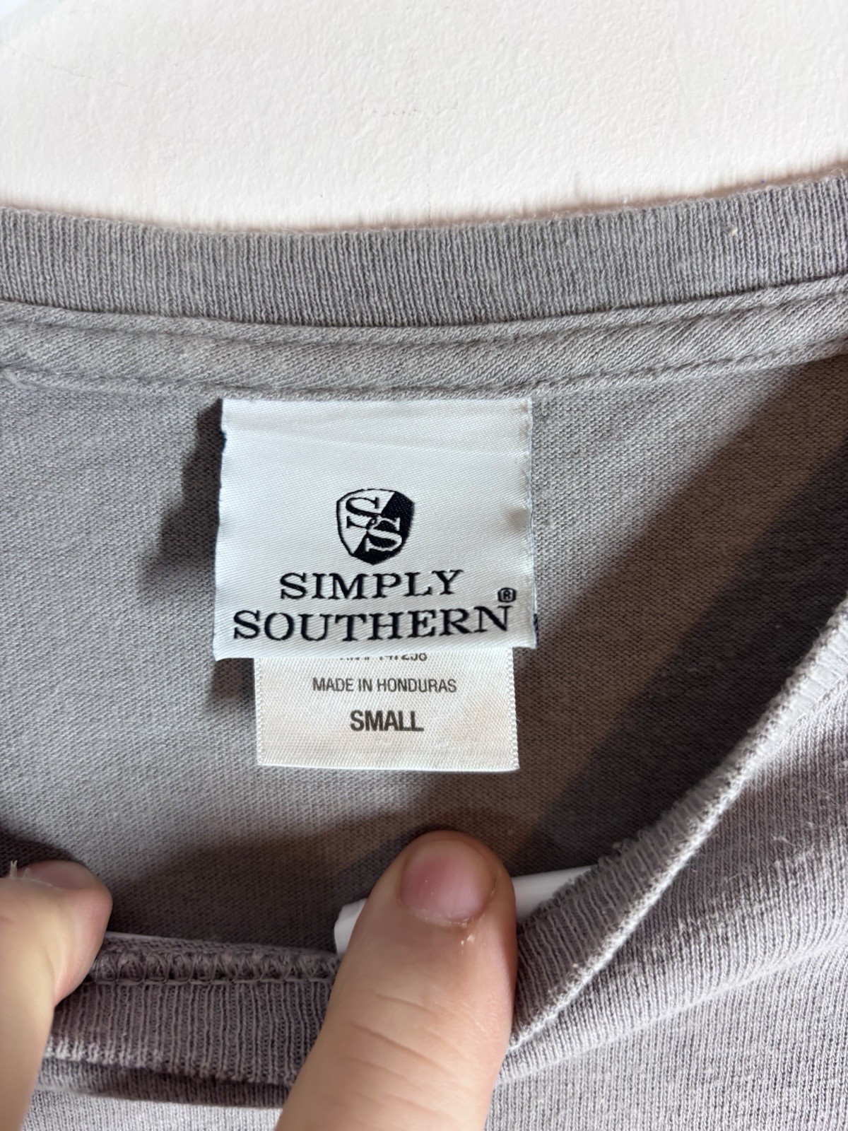 Southern Charm Collection Live Life Simply follow your heart. Size Small