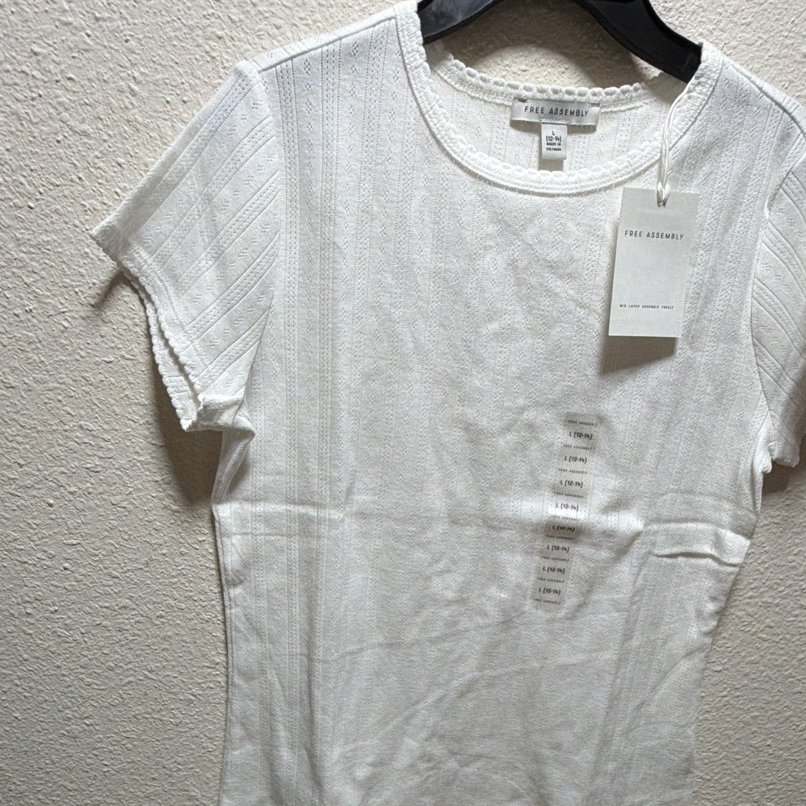 Free Assembly Women’s White Knit Cotton Ruffle Round Neck Tee Short Sleeve L