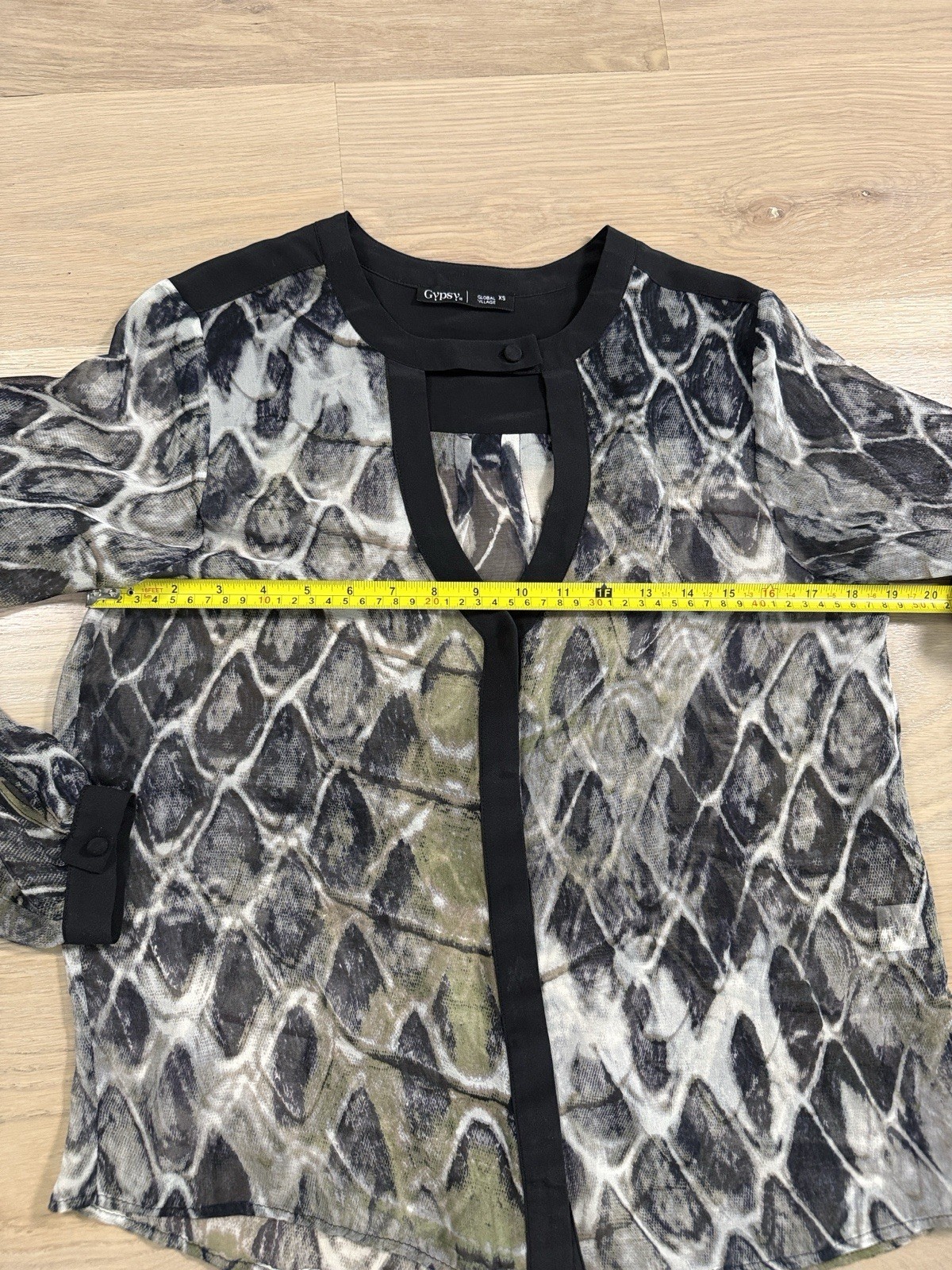 Gypsy 05 Women’s XS Snake Skin Silk Chiffon Sheer Round Neck 3/4 Blouse