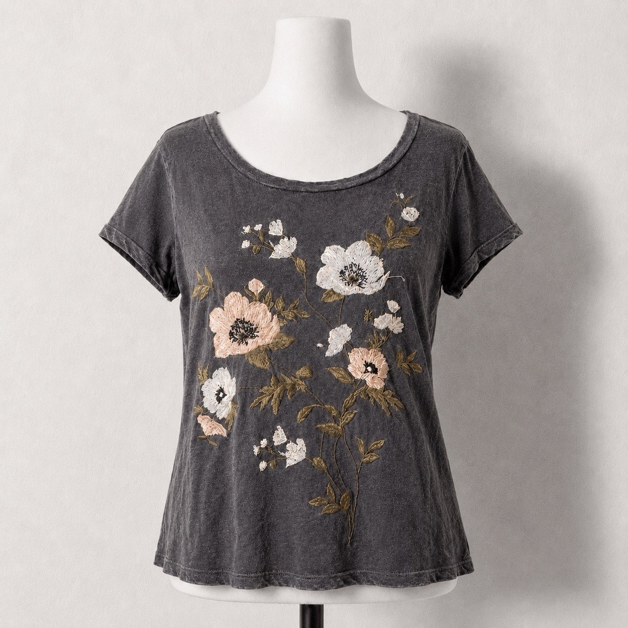 Soft & Sexy American Eagle Embroidered Floral Print T-Shirt M Charcoal Gray
