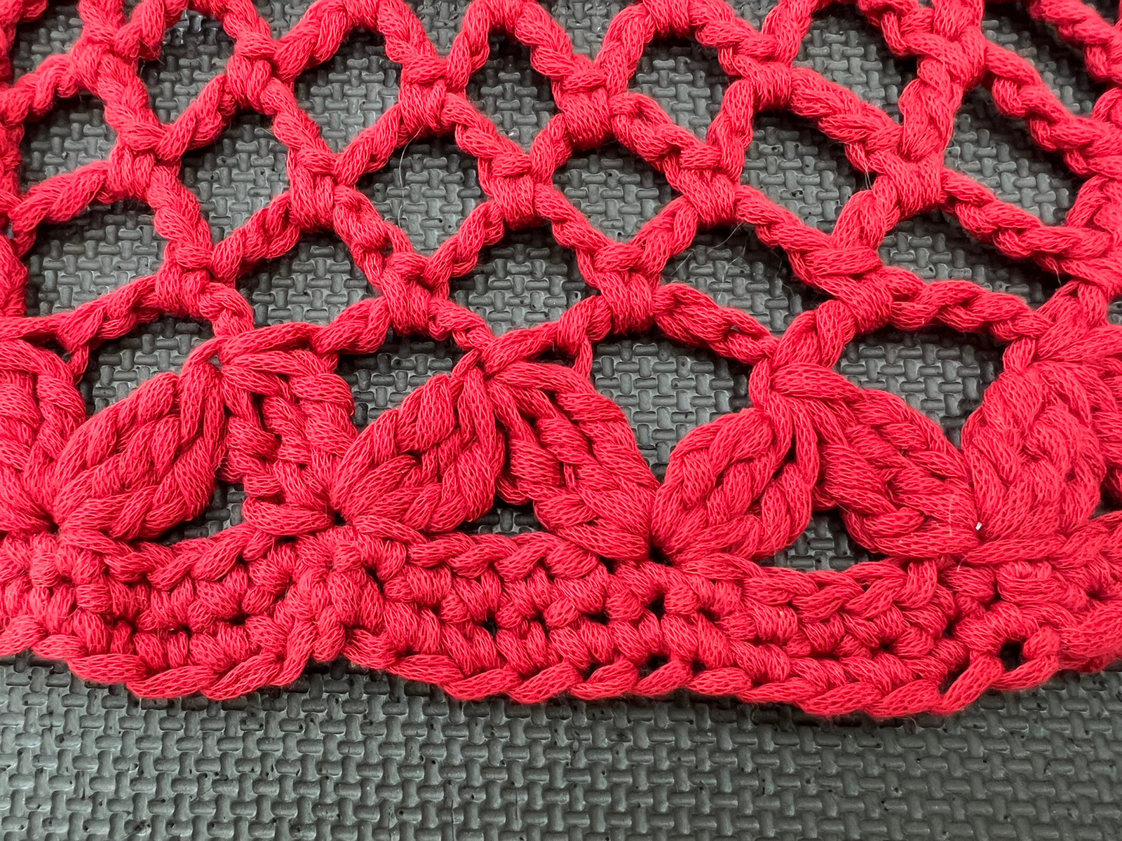 NWTS:ROWAN YARN. COTTON TAPE: HAND CROCHETED Red Tank Top. 100% Cotton. Size M