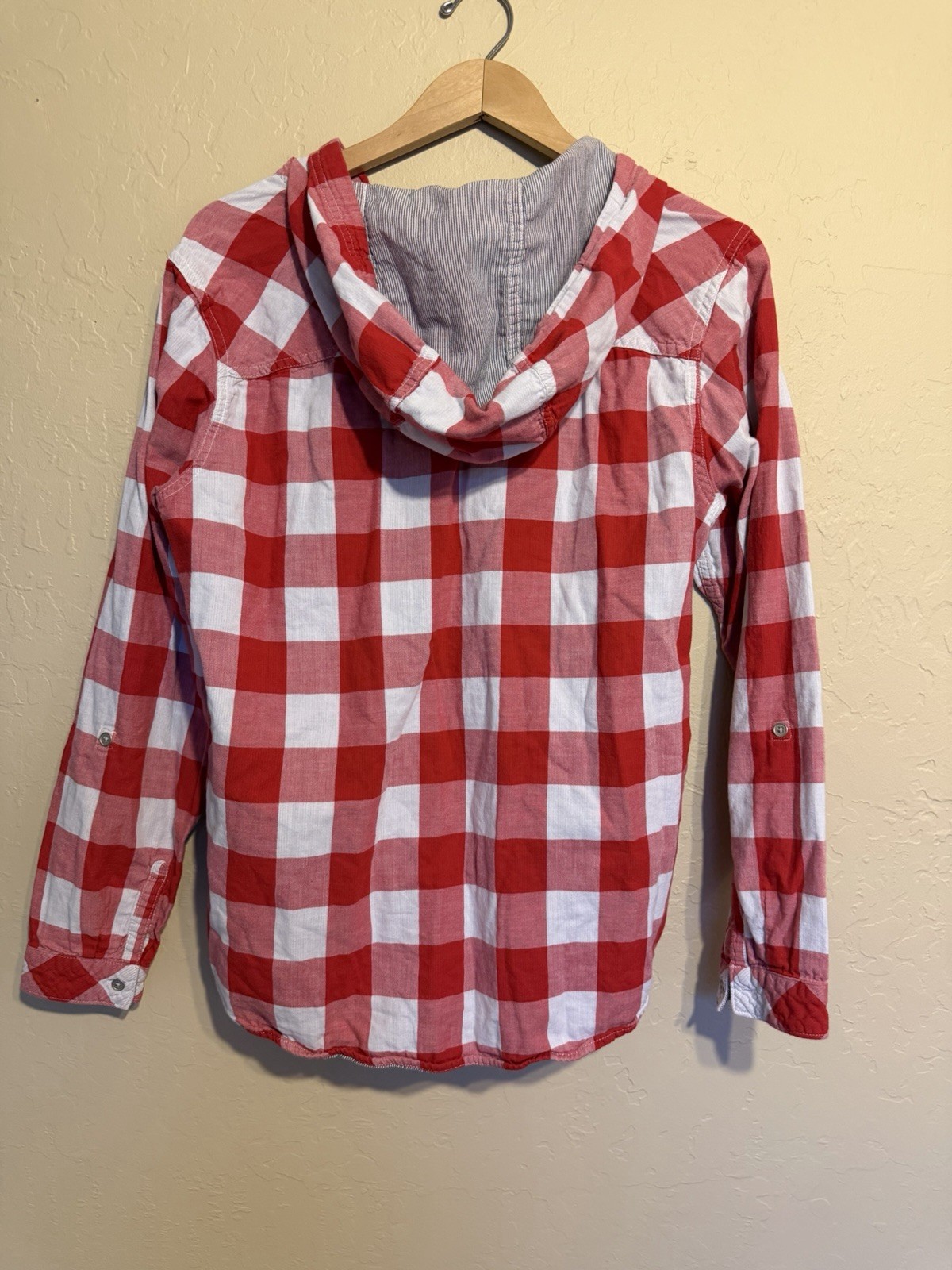 Columbia Women’s Red/White Button Down Hooded “Georgia Bull Dogs” Shirt Size XL
