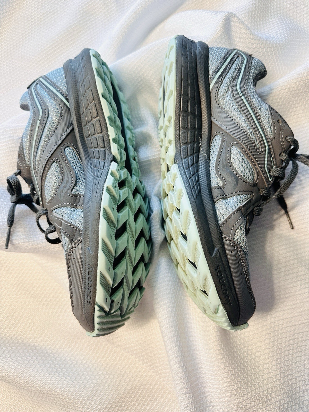 Saucony Gray Low Top Lace-Up Athletic Sneakers Rubber Outsole women # 6.5