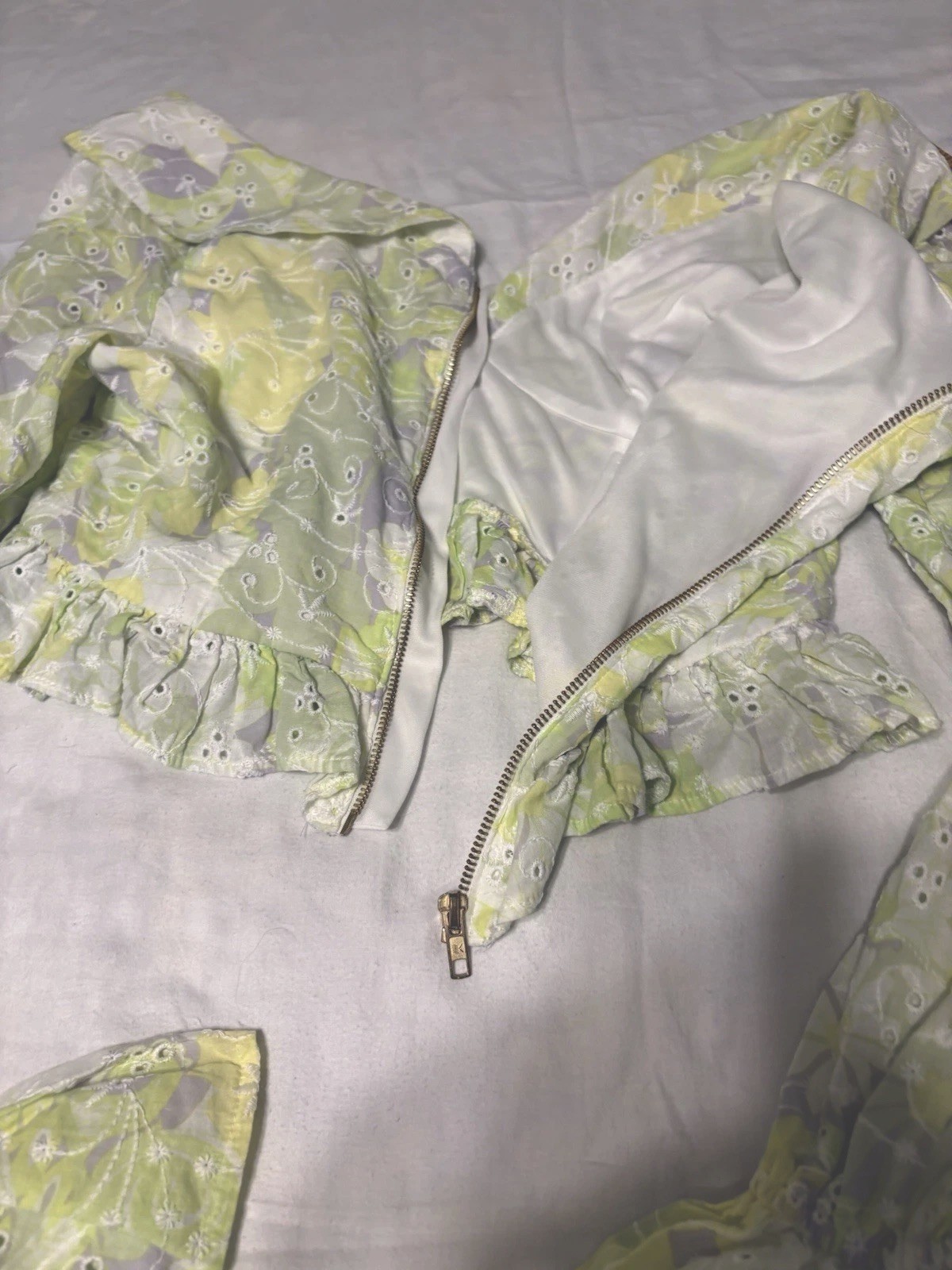 ASOS Luxe Green Floral Embroidered Ruffle V-Neck Cropped Blouse Long Sleeve 12