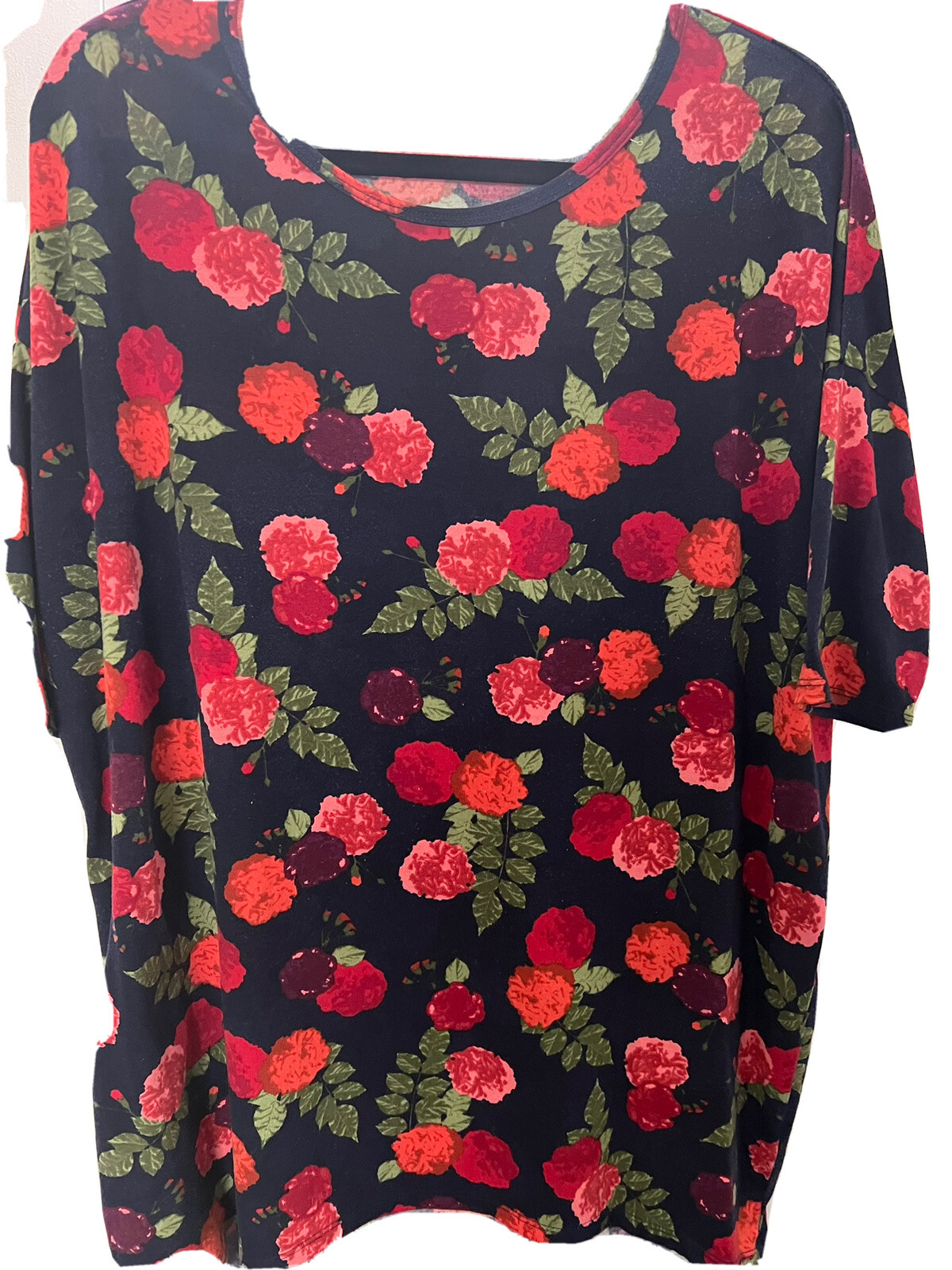 LuLaRoe Irma Sz M Navy Background With Red Flowers 🌺 & Green Leaves