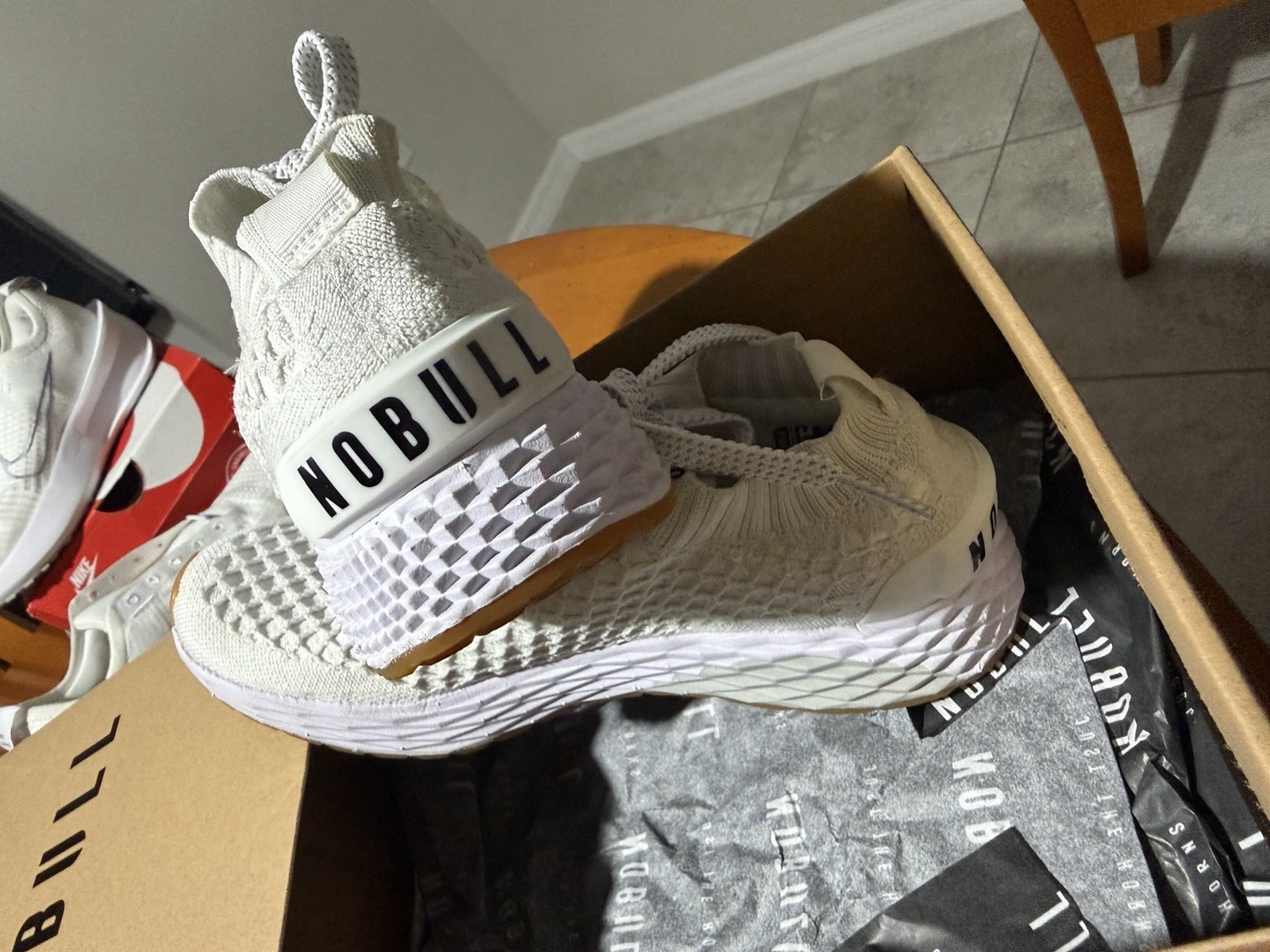 NOBULL Diamond Knit Runner Lace-Up Low Top Sneakers White/Gum Rubber DKRWHT6.5