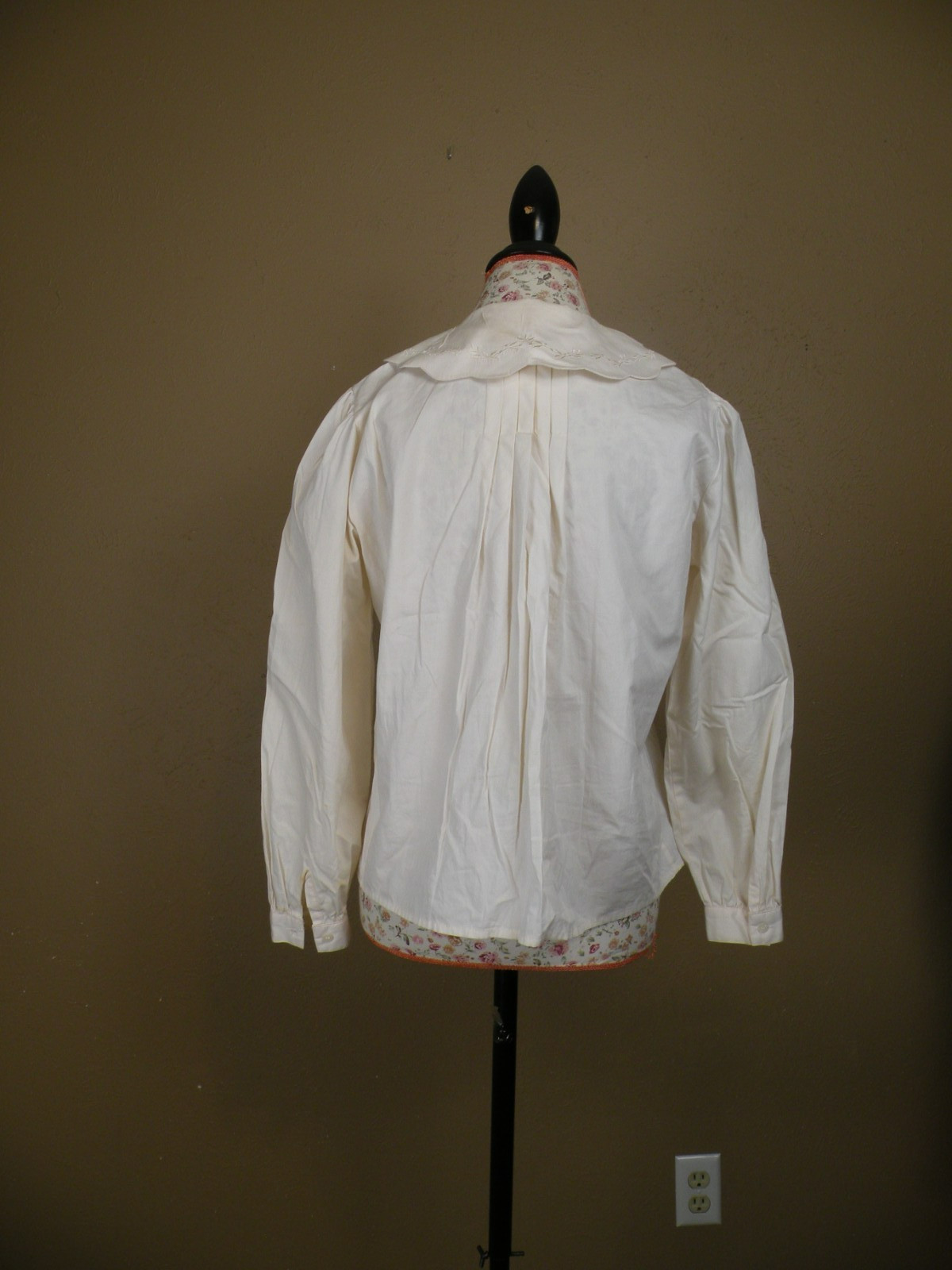 Vtg Bryn Connelly Petite Top Blouse Ivory Pleated Button Down Sz 6 Collar