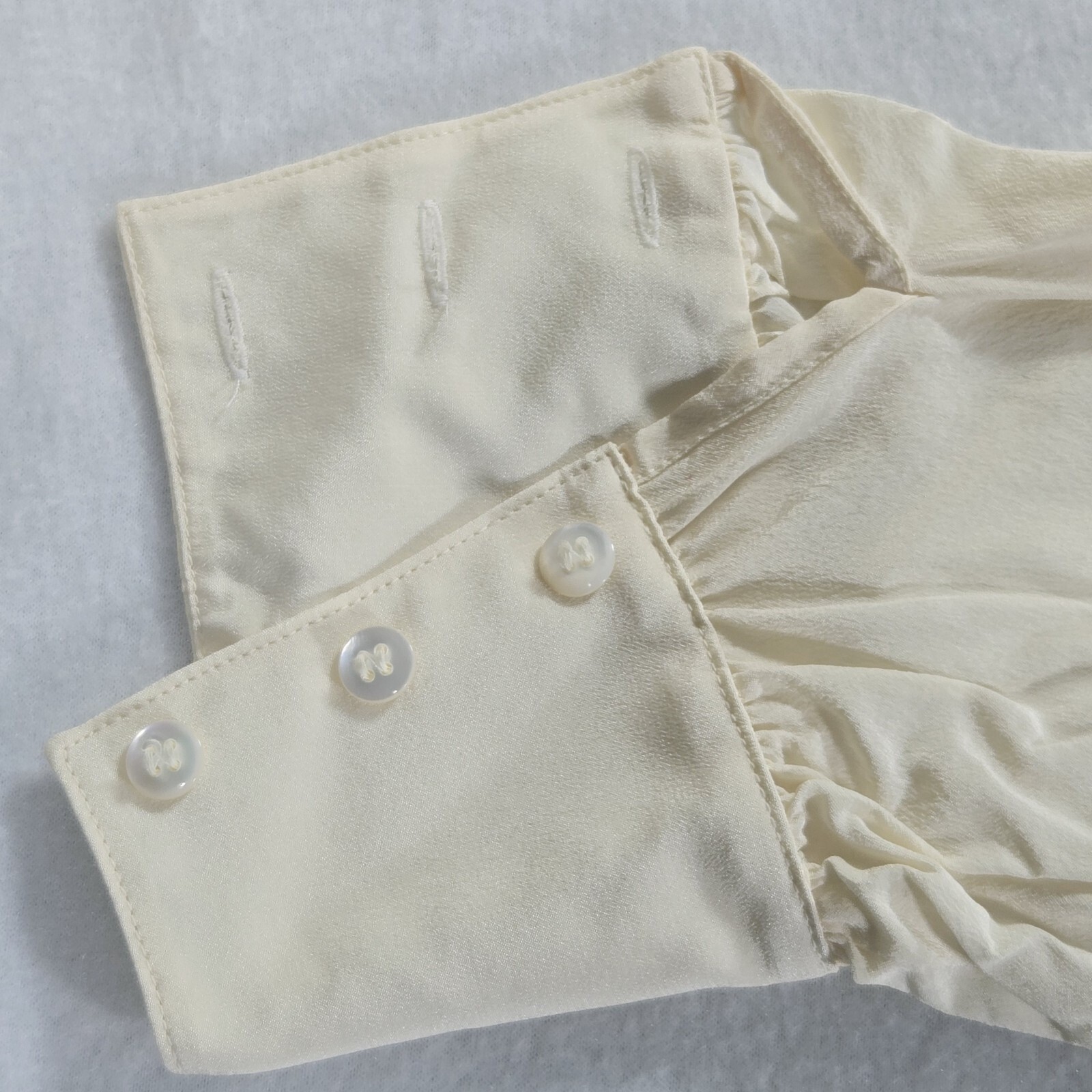 Escada Silk Blouse Vintage Size 38 Long Sleeve Ivory Pleated NWT Shoulder Pad