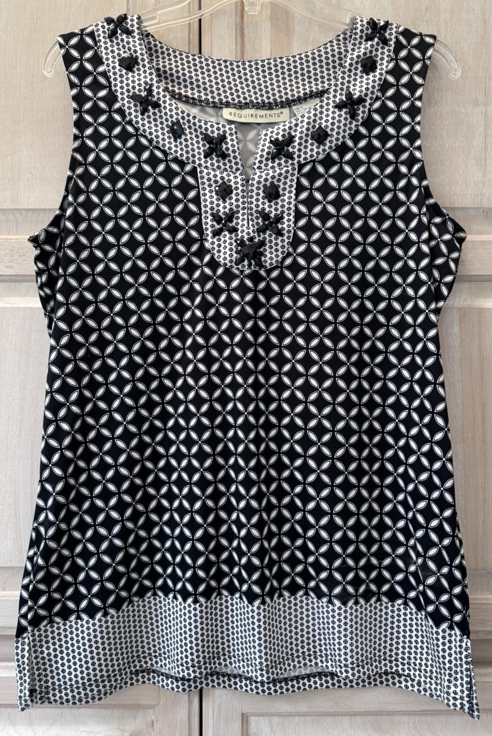 Requirements Black & White Geometric Pattern Beaded Sleeveless Top Size Large