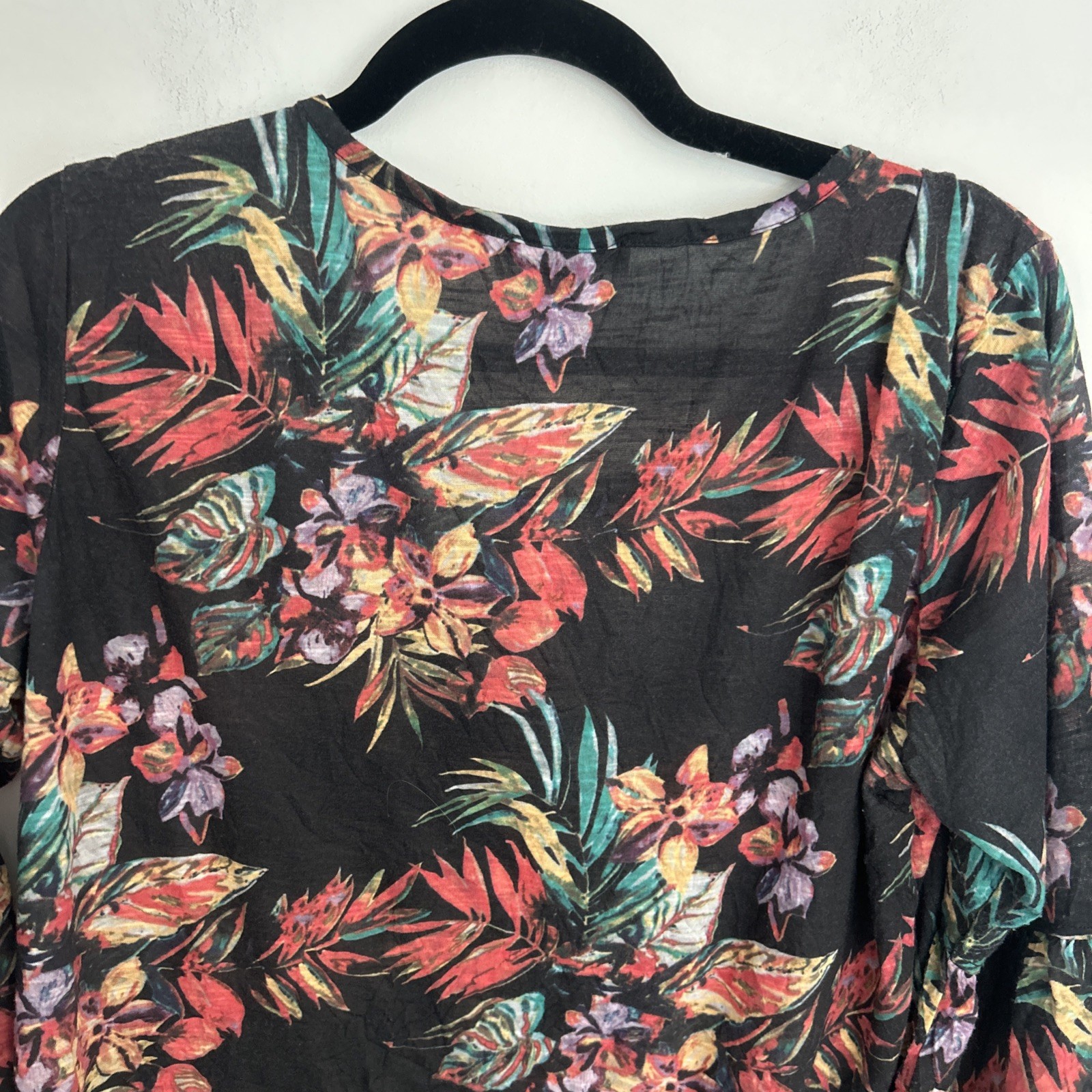 Tribal Women’s Medium 3/4 Puff Sleeve Black Floral Multicolor Pullover Comfy￼