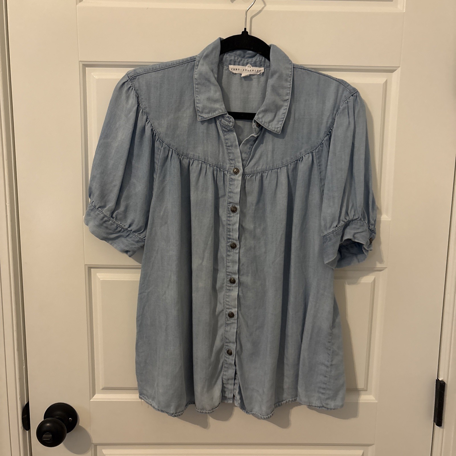 Jane & Delaney Soft Dneim Look Blouse – Medium – Item 3079