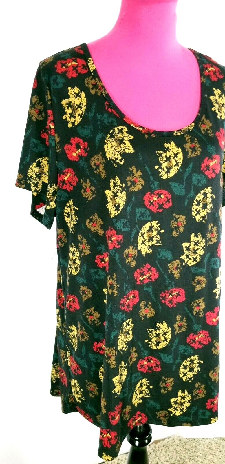 LULAROE Classic T 3X Black Background Red Mustard Green Brown Floral Print