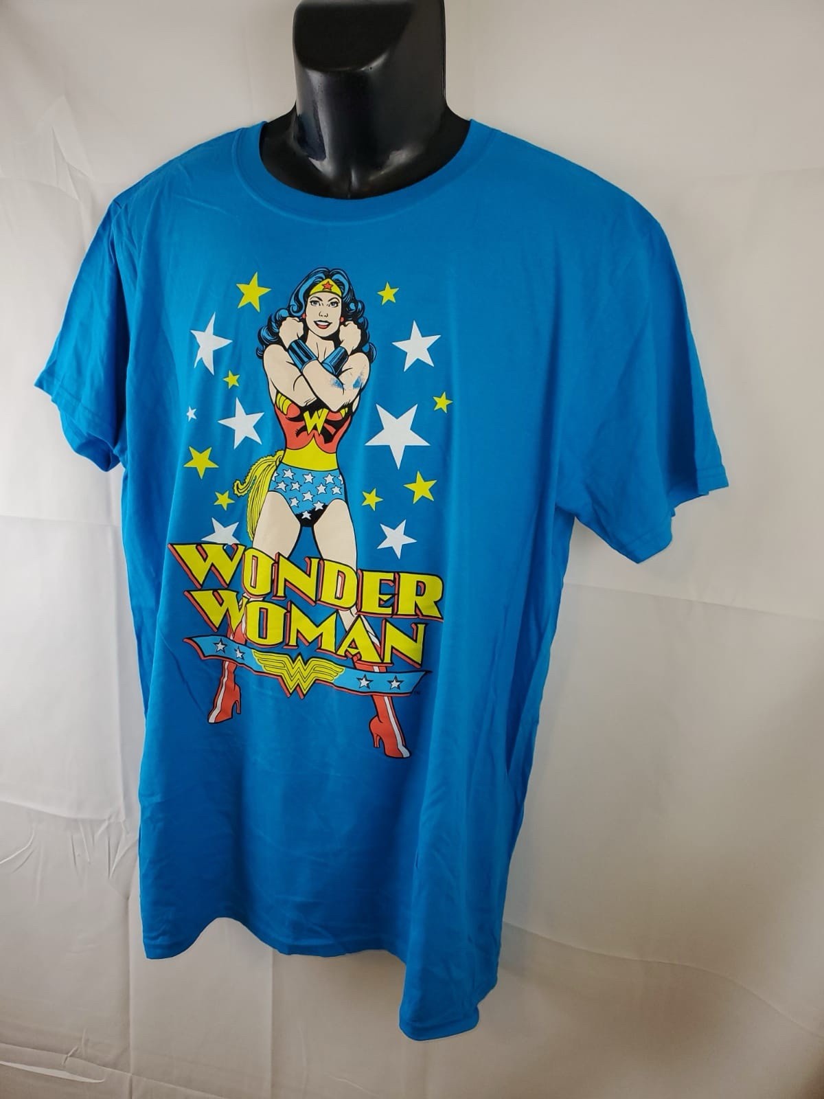 DC Comics Wonder Woman T-Shirt Size L Short Sleeve