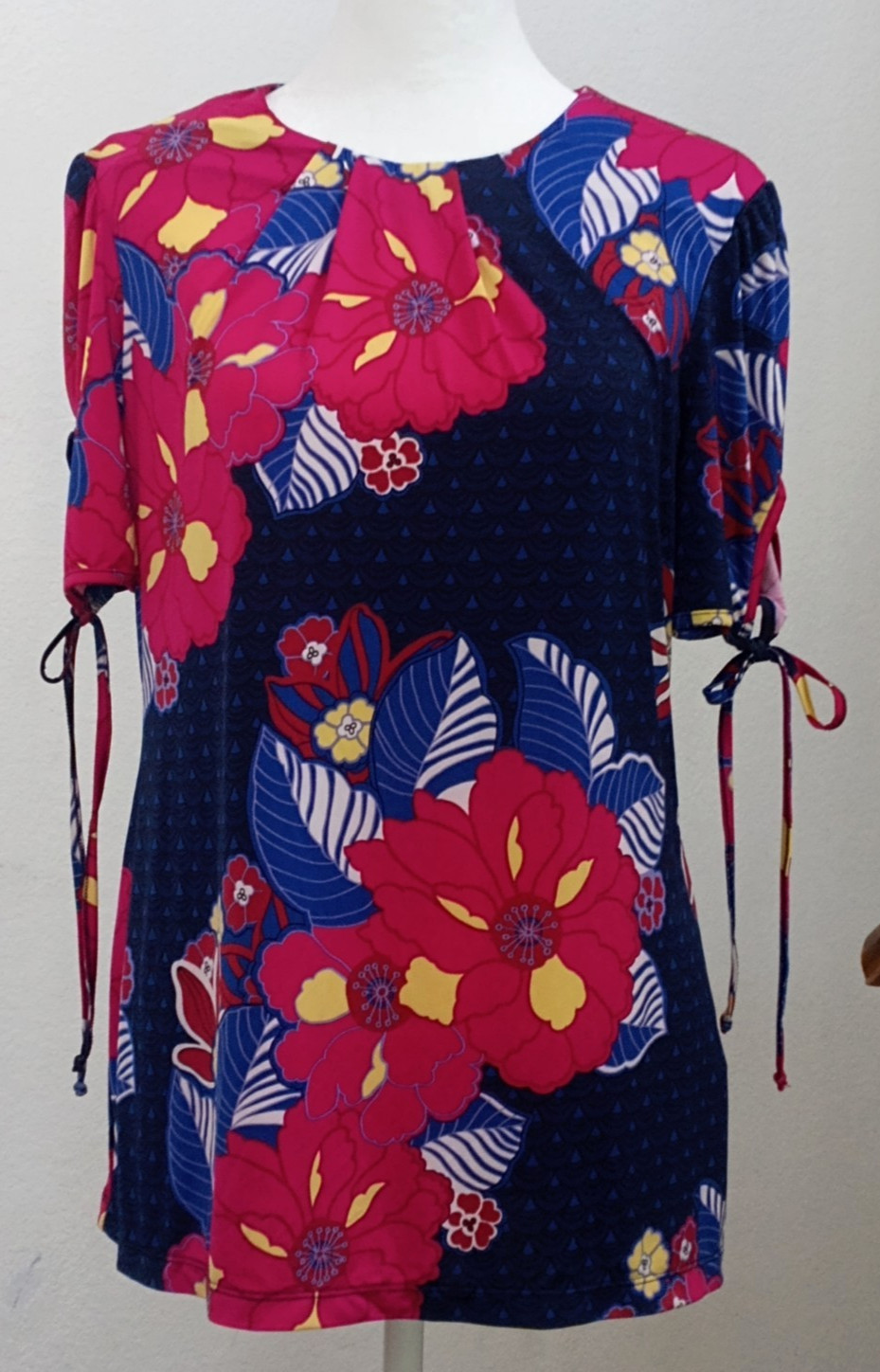 Nikki Poulos Abstract Floral Jersey Knit Top Tie Sleeve Pleated Detail Size M