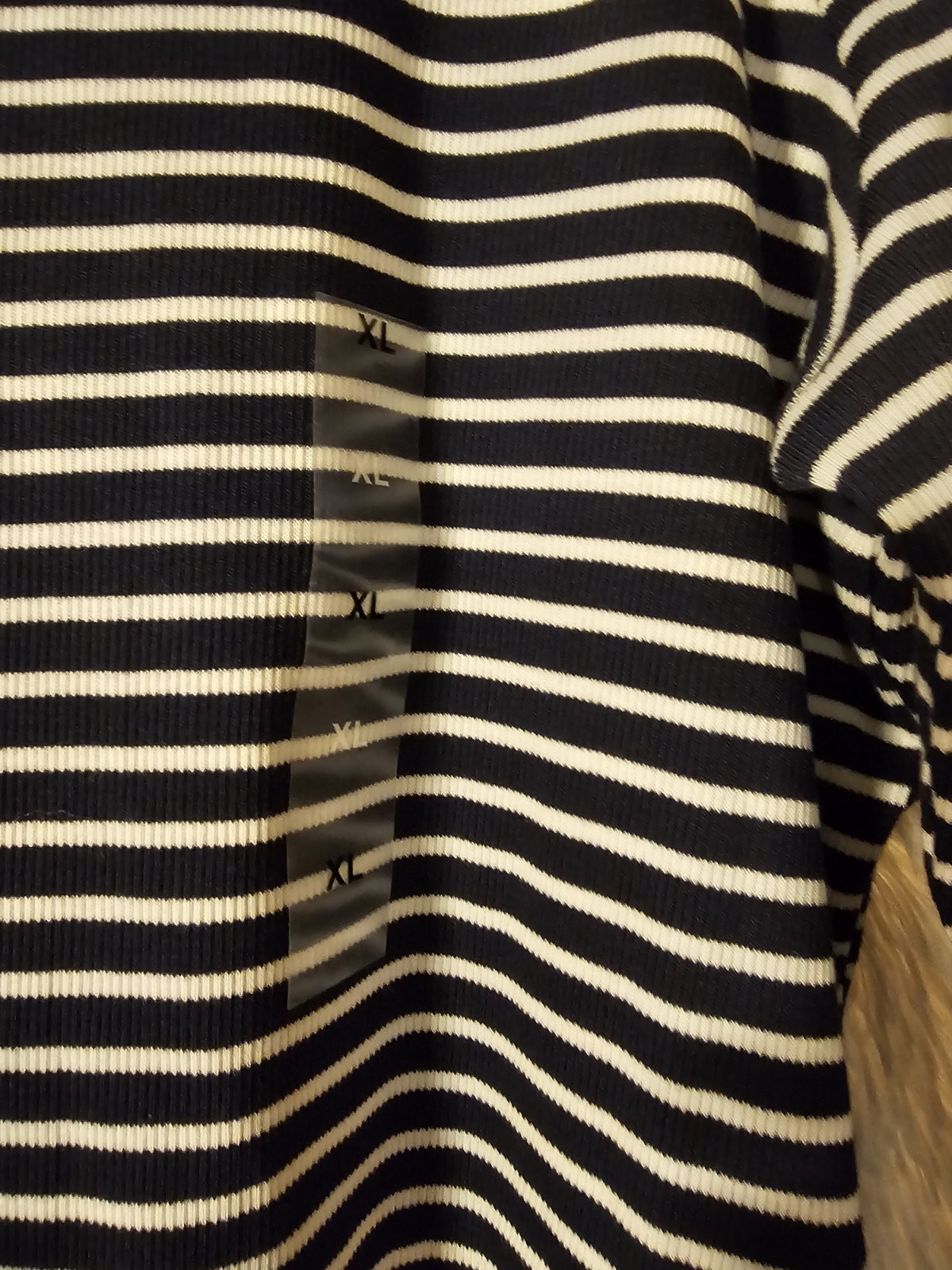 On 34th Macy’s Women’s Size XLarge Top Navy Blue White Striped Gold Button…