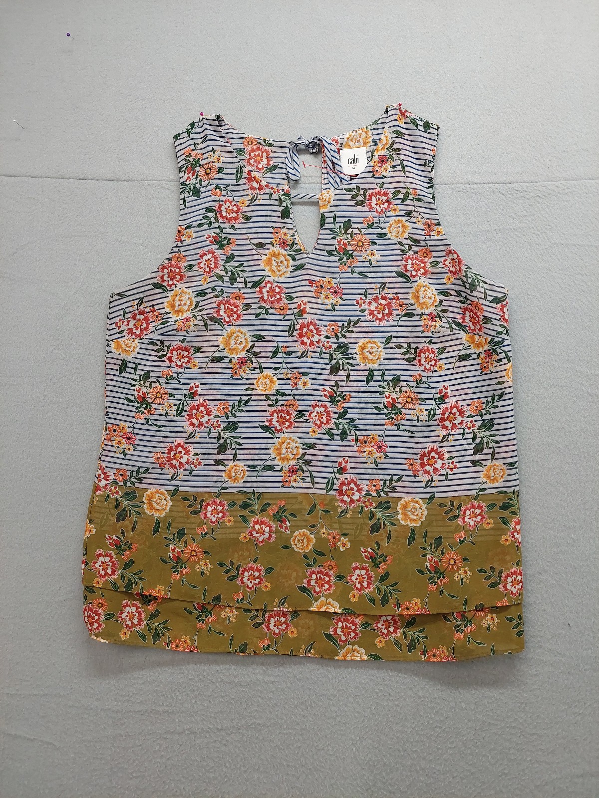 Cabi Women Blouse Top M Multicolor Floral Sleeveless Keyhole Neck Lined Casual