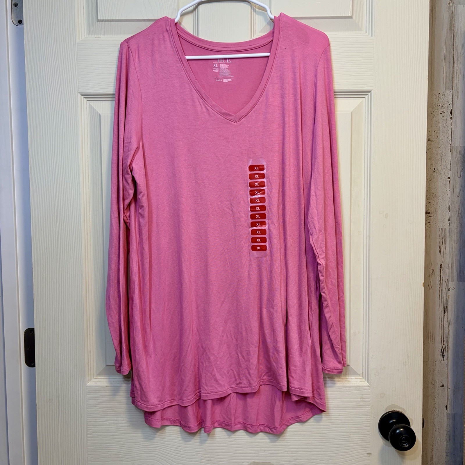 HUE Women’s Pink Long Sleeve V-Neck Legging Tee XL Stretch Rayon Blend NWT