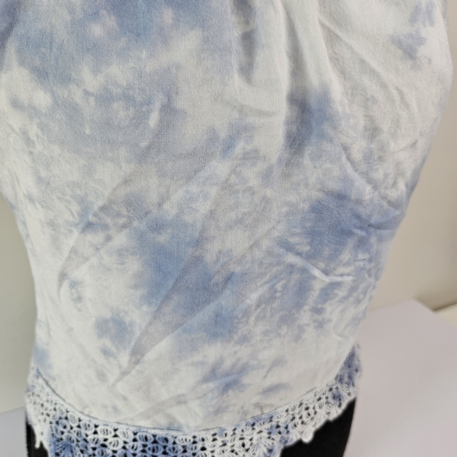 AMERICAN EAGLE Blue Tie Die Halter Top Lace Tie/Open Back Women’s Large Y2K