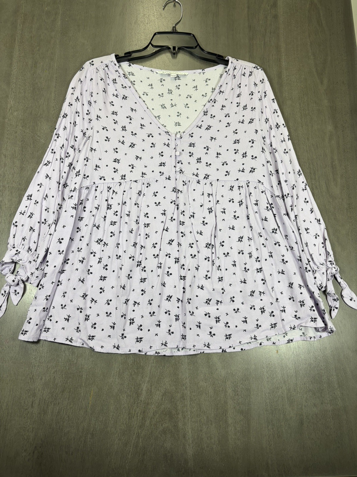 The Nines by HATCH Womens Size M Tie 3/4 Sleeve Maternity Blouse Lilac Floral