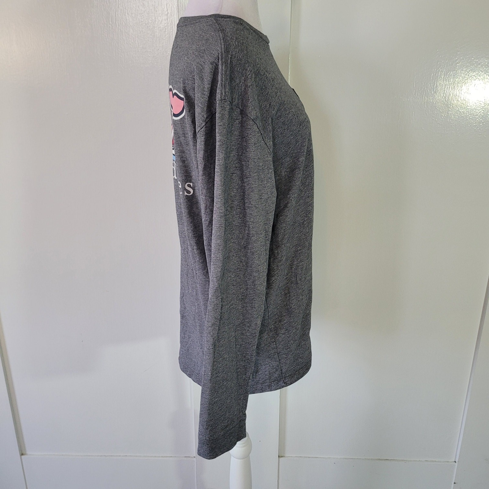 Vineyard Vines Size L Grey Long Sleeve Pocket Tee Hockey Whale Large Back Image