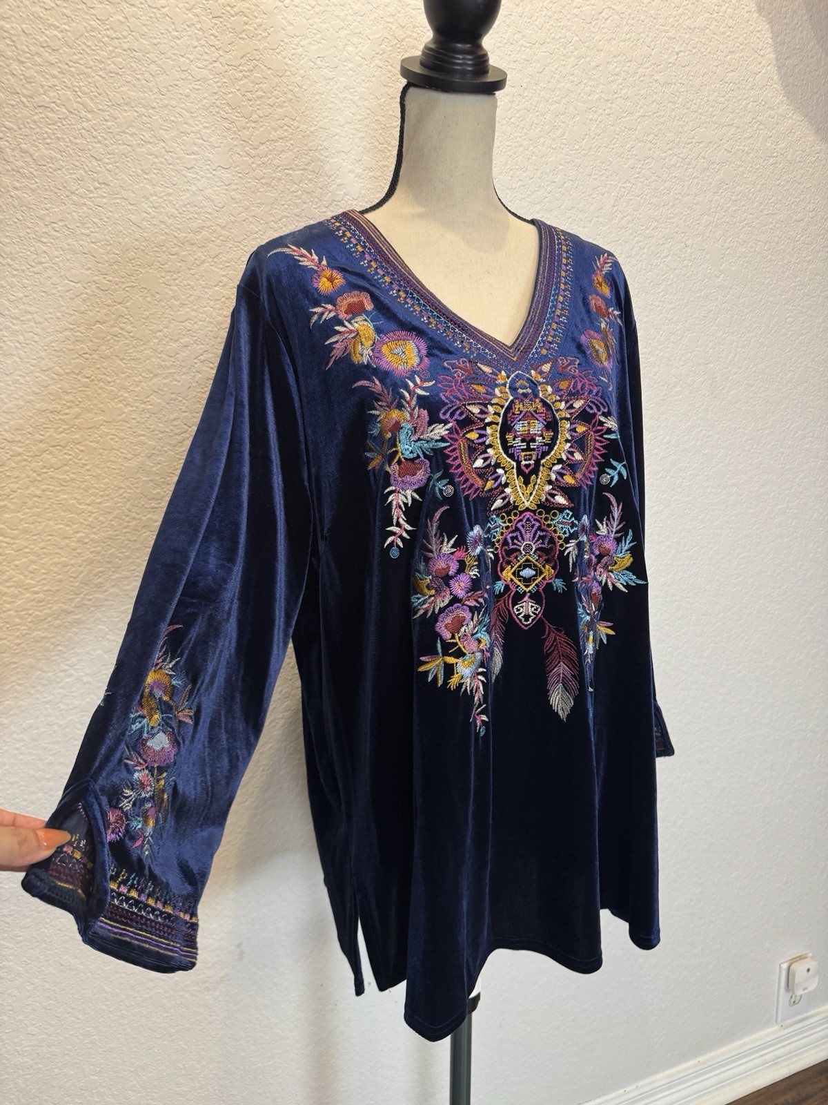 Calessa Plus Size 3X Floral Embroidered Velvet V-Neck 3/4 Sleeve Tunic NWT
