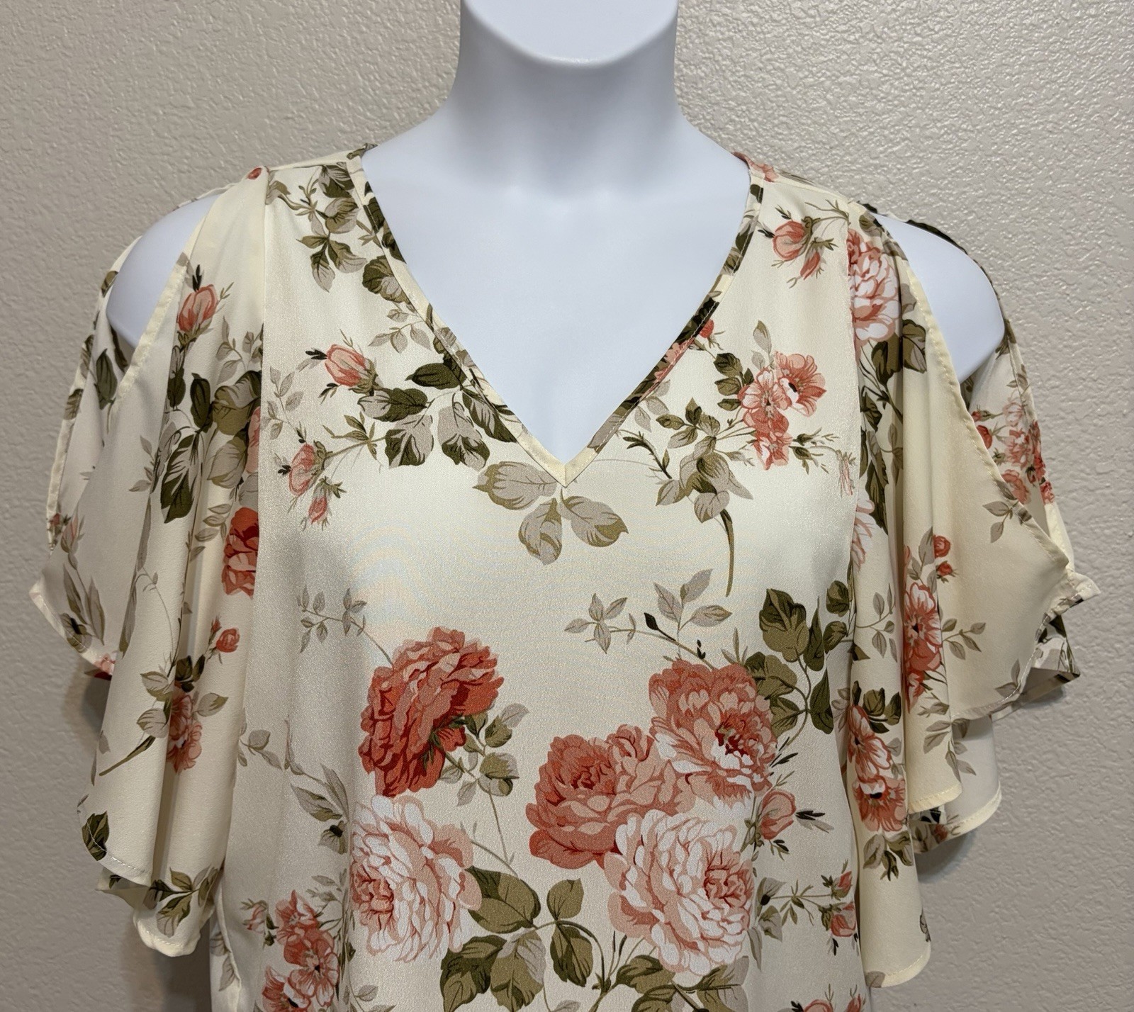 Emery Rose ladies size L blouse with cold shoulder sleeves.