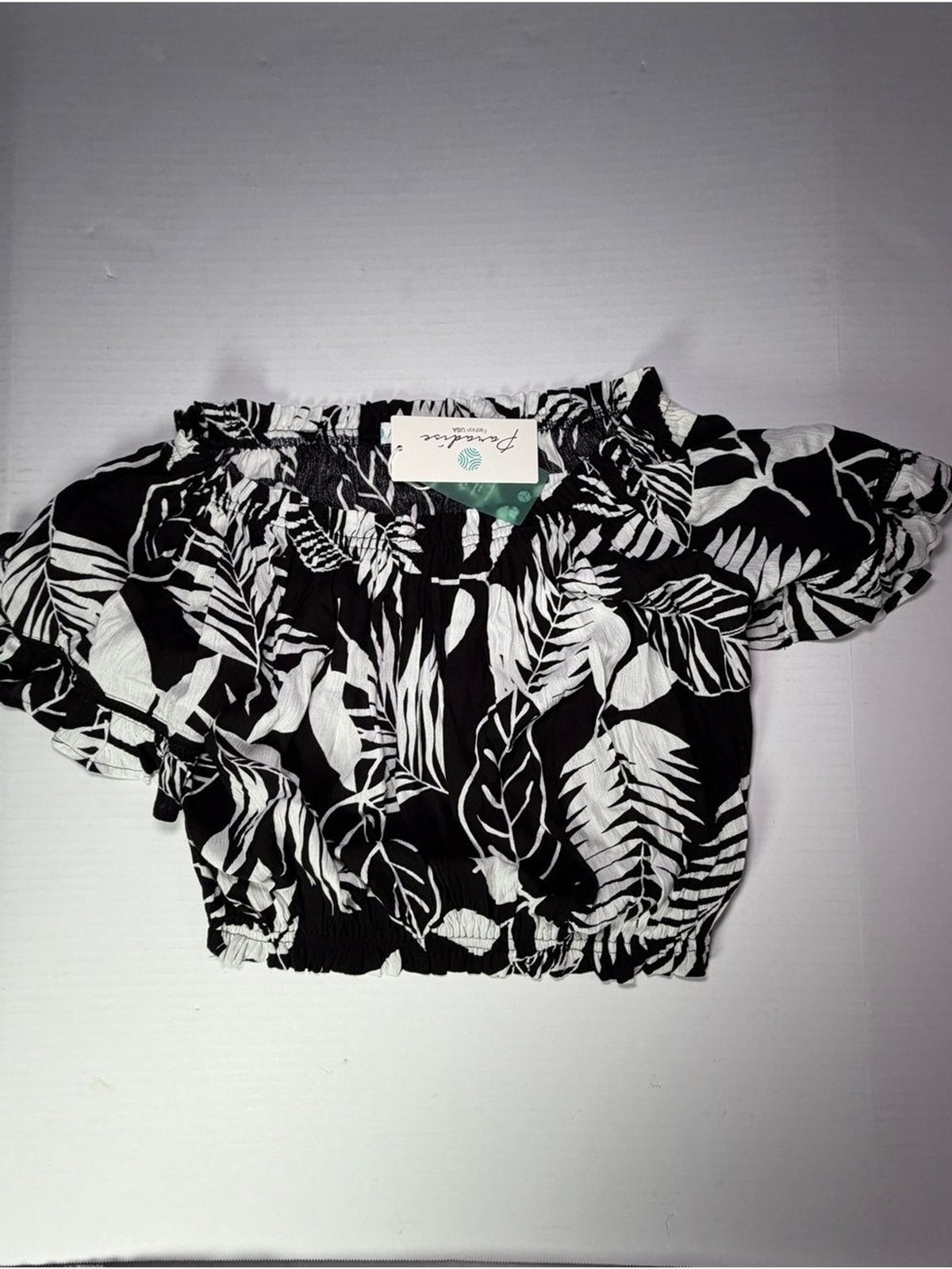 Paradise USA Black & White Tropical Off-Shoulder Top – M